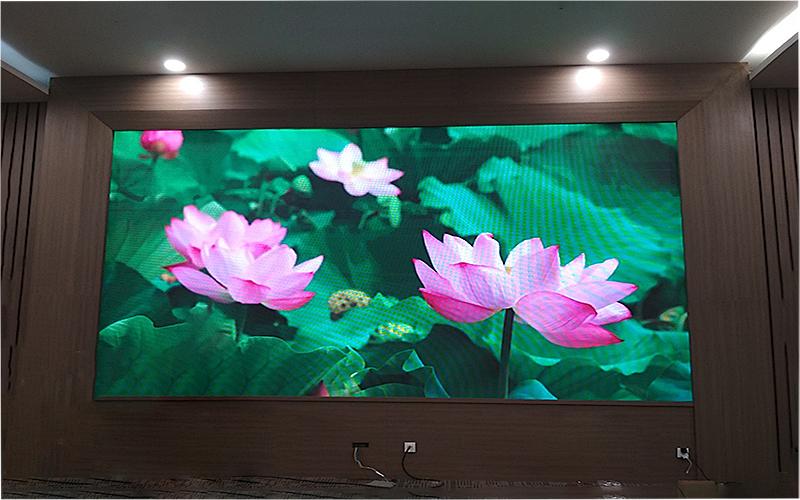 Màn hình Led được lắp đặt để tạo hiệu ứng và trình chiếu hình ảnh trong các trung tâm hội nghị Màn hình Led được lắp đặt để tạo hiệu ứng và trình chiếu hình ảnh trong các trung tâm hội nghị