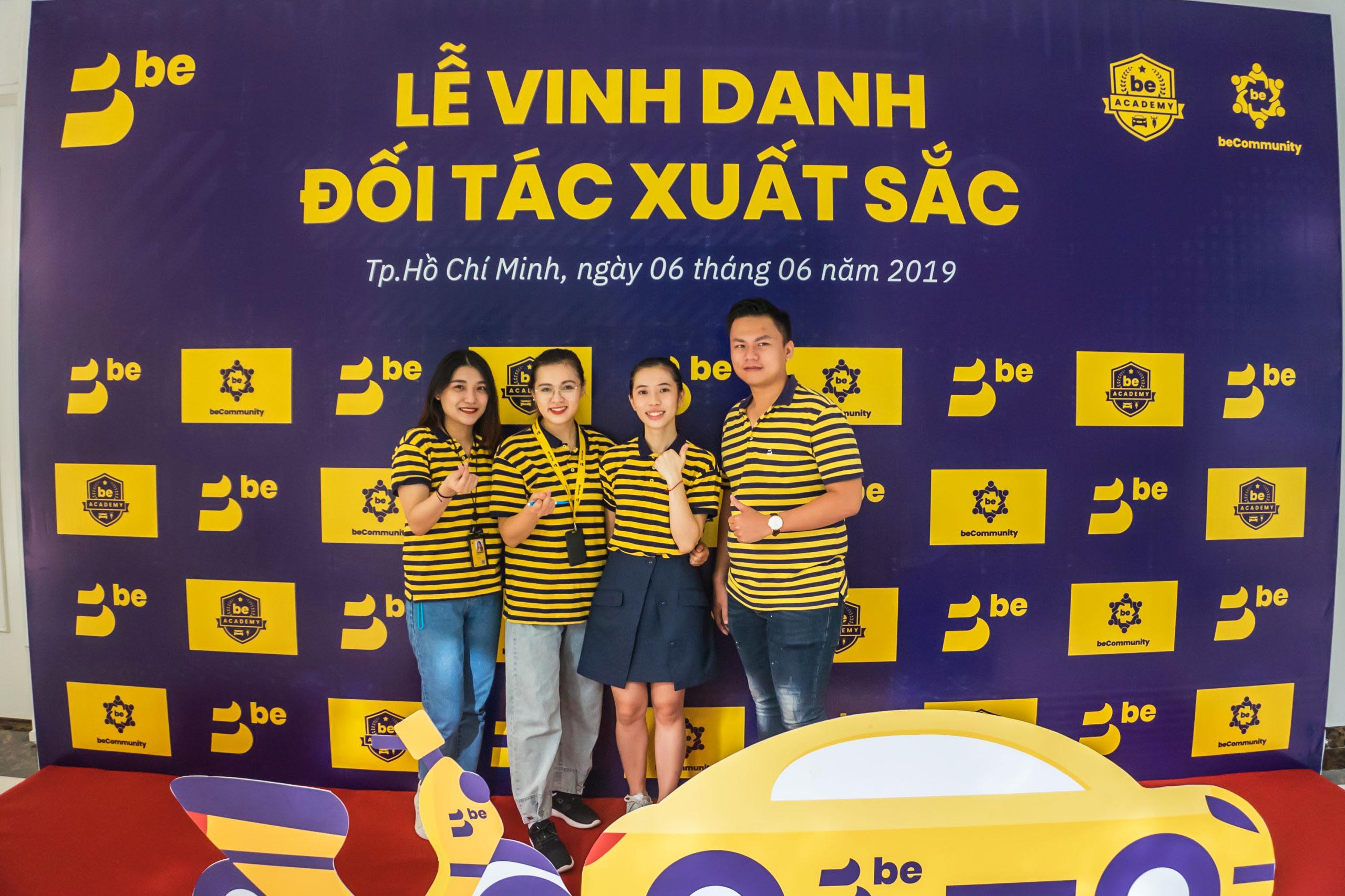 Background chụp hình lưu niệm