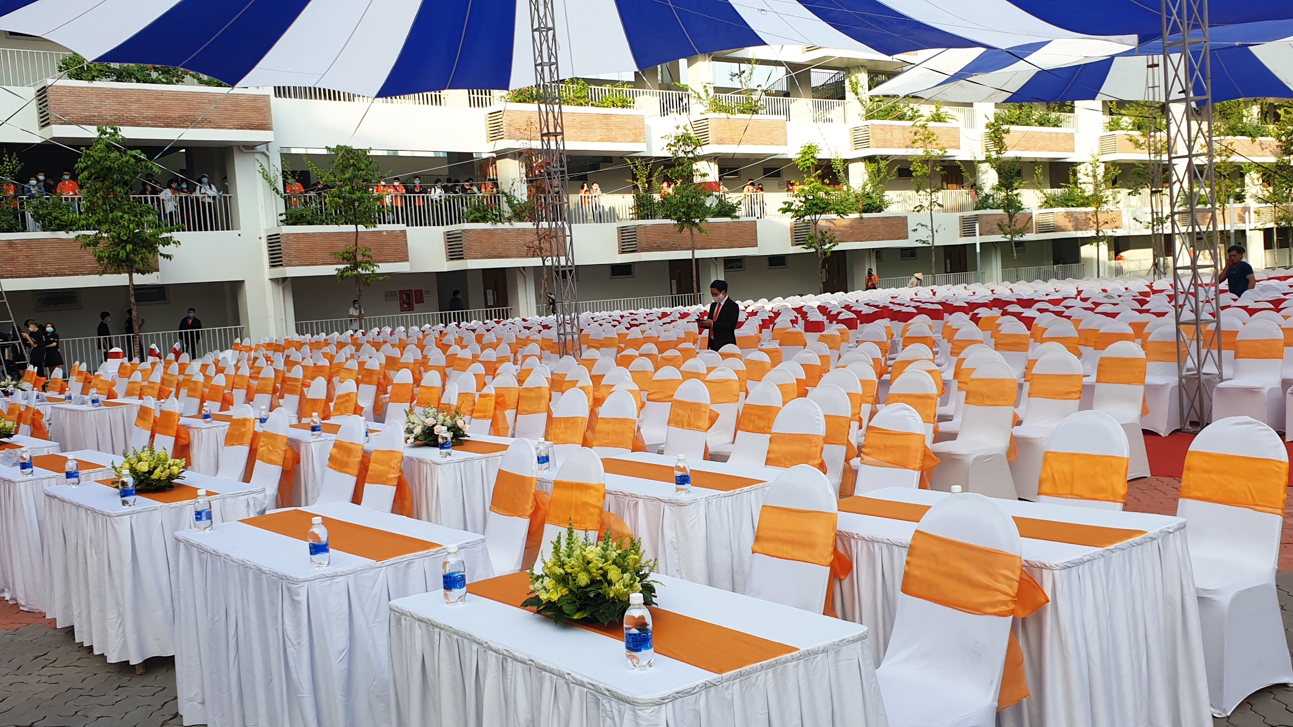 Bàn ghế dành cho đại biểu