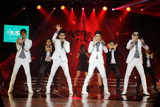 Ca sĩ hát sự kiện Ca sĩ hát sự kiện