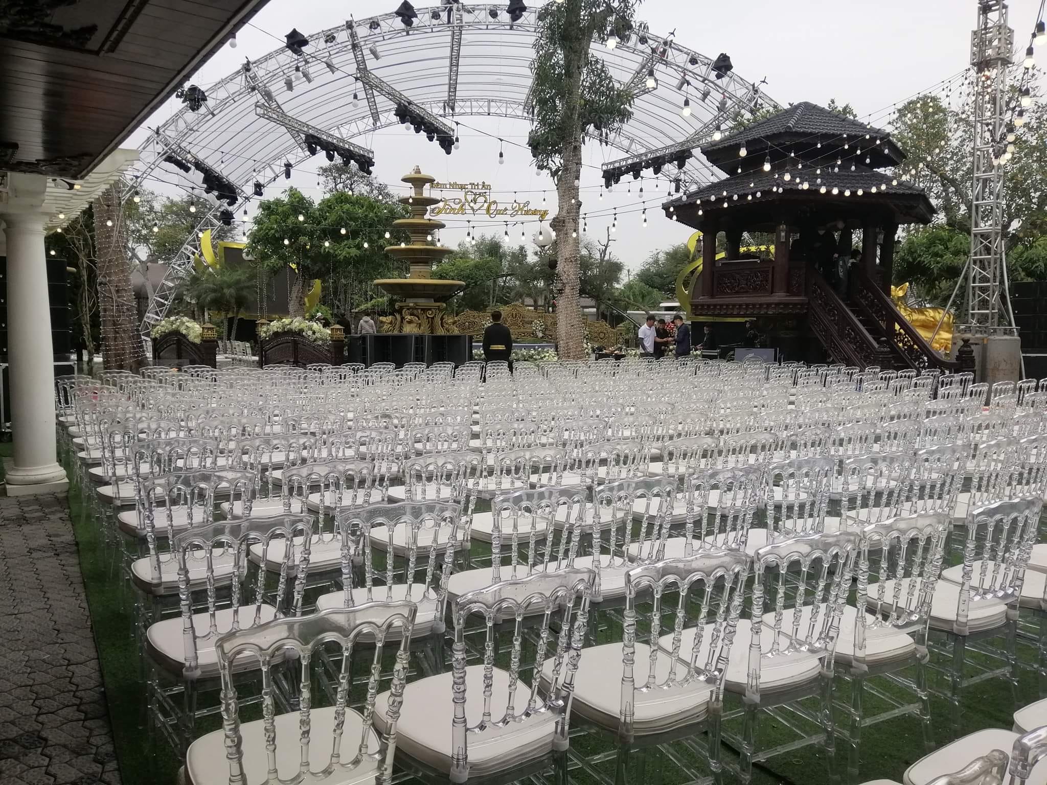 tổ chức tiệc cưới tại gia