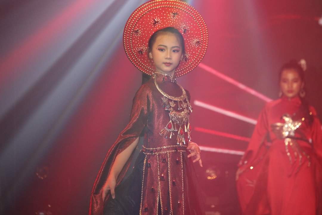 Tổ chức tiệc tất niên Tổ chức tiệc tất niên