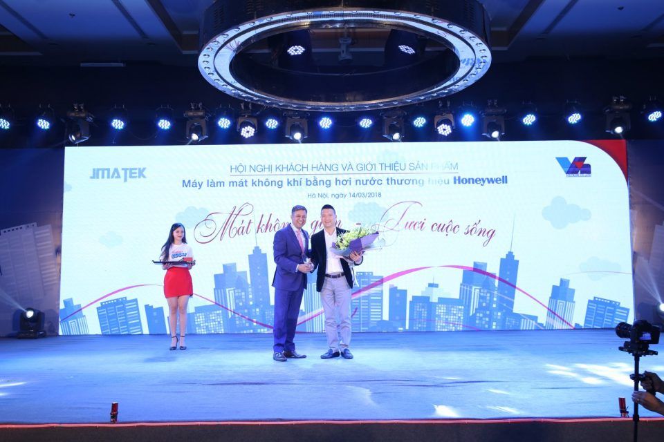 Hội nghị khách hàng và giới thiệu sản phẩm Hội nghị khách hàng và giới thiệu sản phẩm