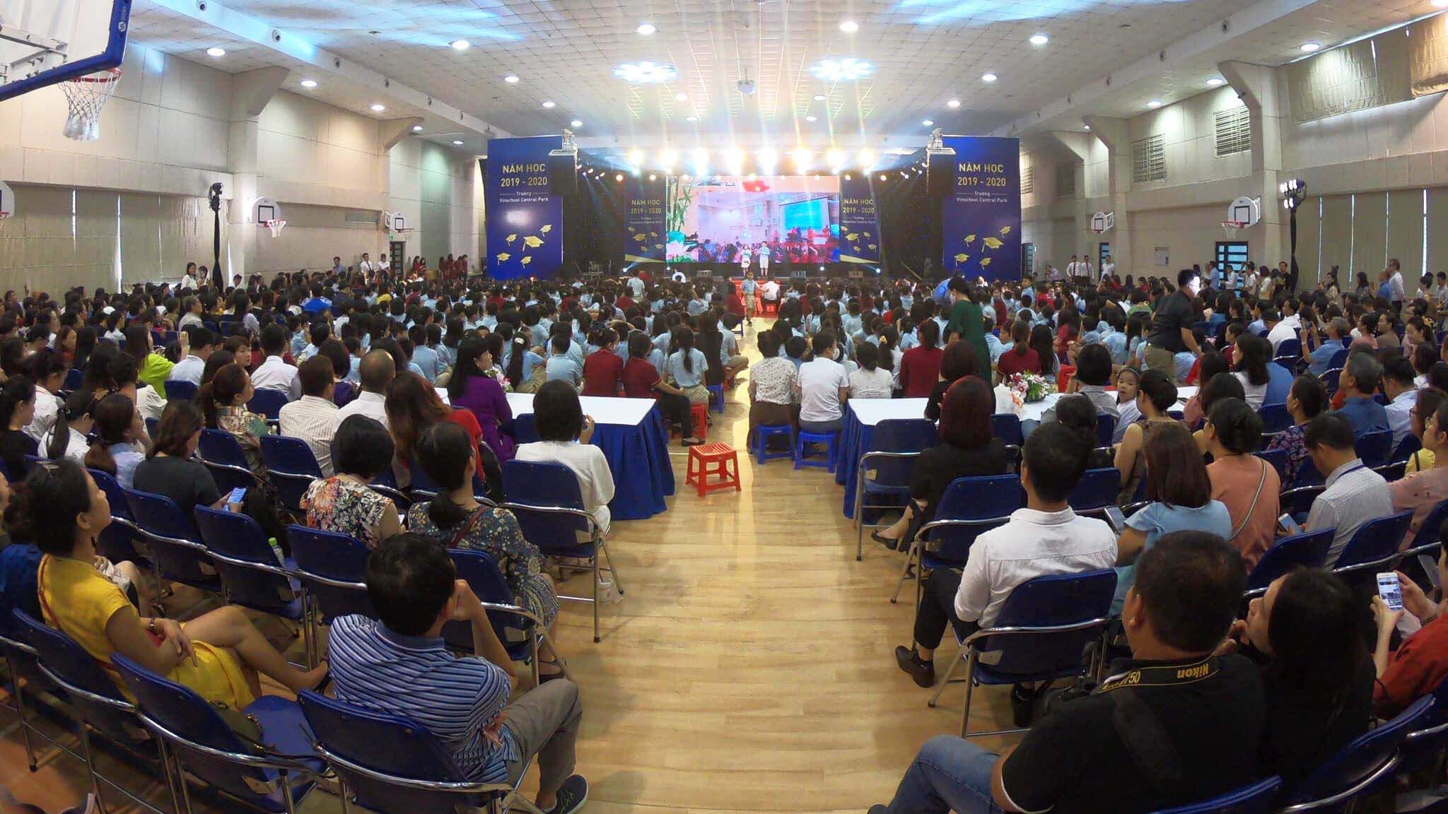Hội trường lễ trưởng thành trường Vinschool Hội trường lễ trưởng thành trường Vinschool