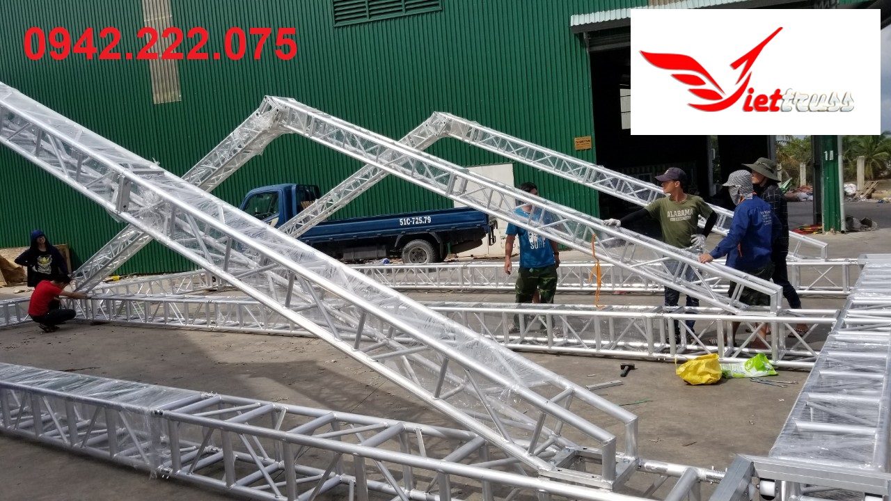 nhà bạt không gian