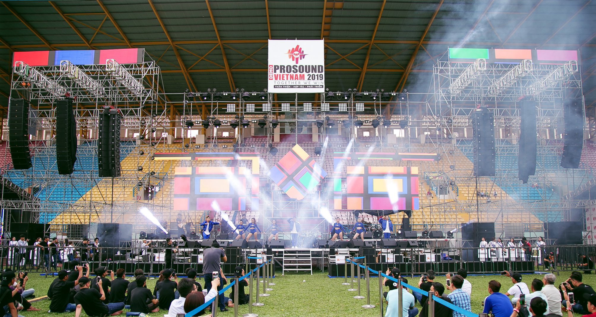 Khung layer truss treo đèn chương trình Prosound Khung layer truss treo đèn chương trình Prosound