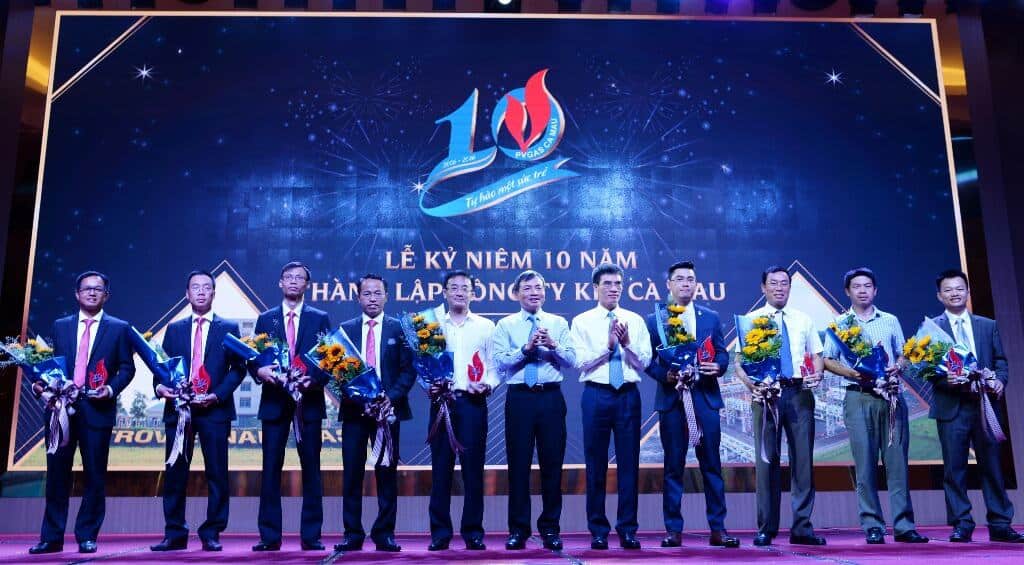 Lễ kỷ niệm 10 năm thành lập Lễ kỷ niệm 10 năm thành lập
