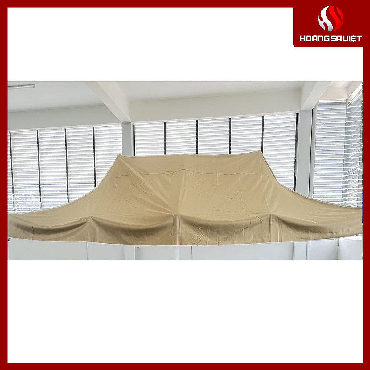 The tarpaulin roof The tarpaulin roof