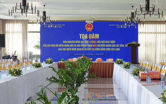 Màn hình LED trong buổi tọa đàm Màn hình LED trong buổi tọa đàm