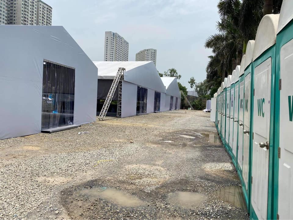 Nhà kho chứa hàng tạm