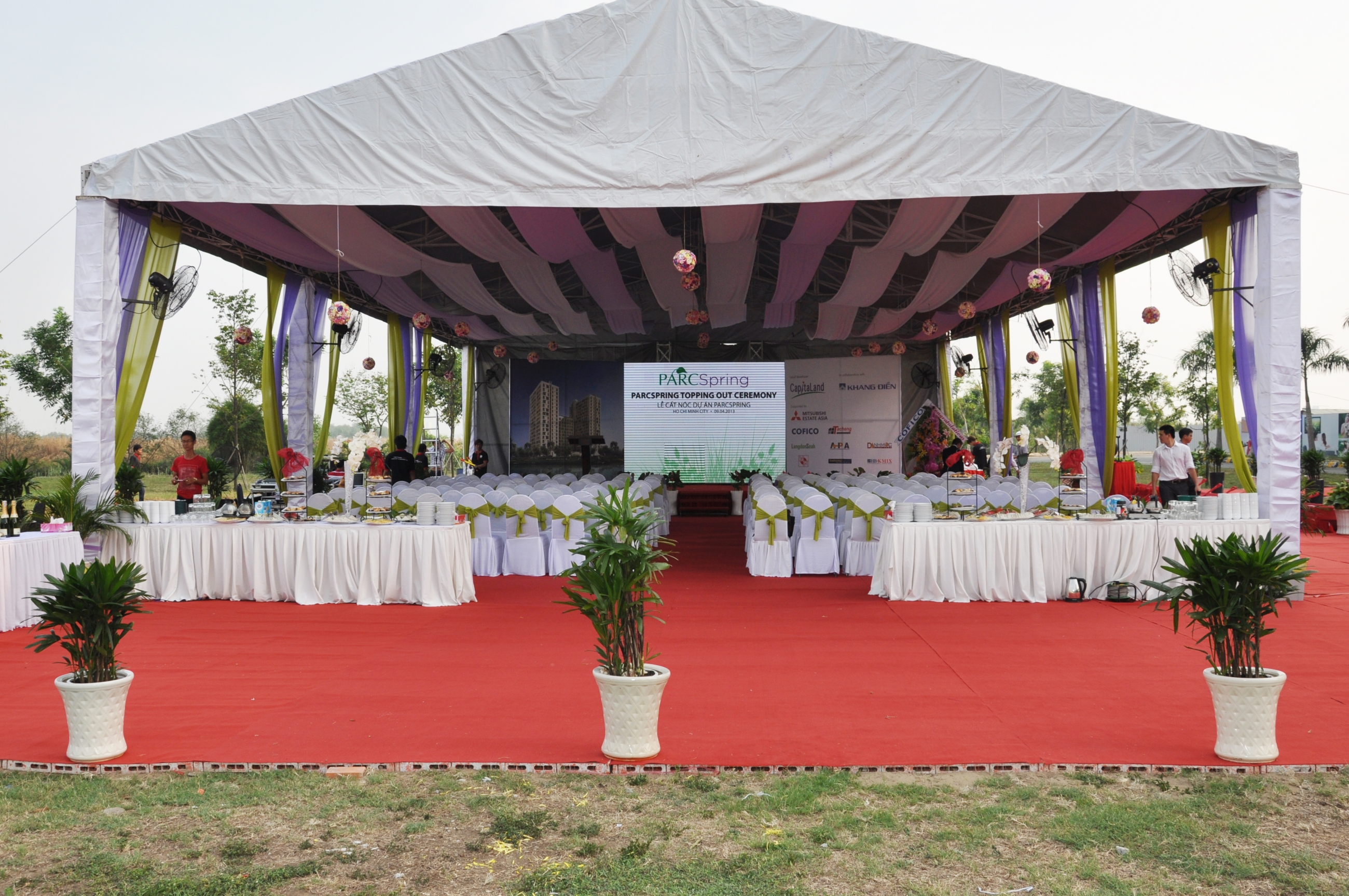 The canvas house in the ground-breaking ceremony