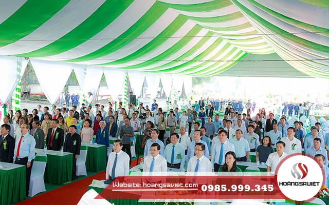 Nhà bạt không gian được căng bạt với màu sắc theo yêu cầu