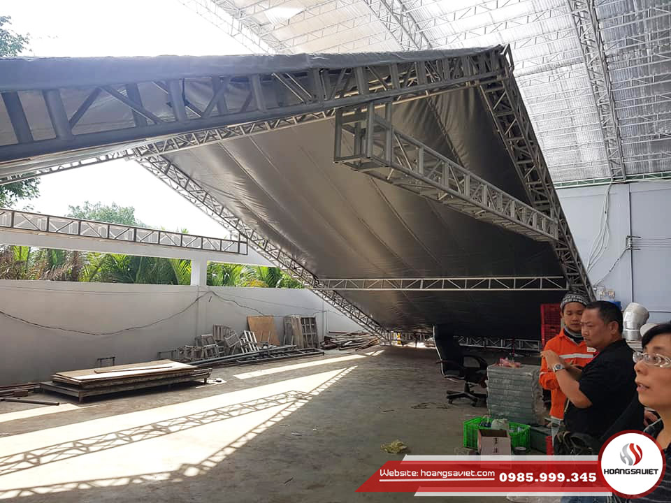 Nhà kho chứa hàng tạm