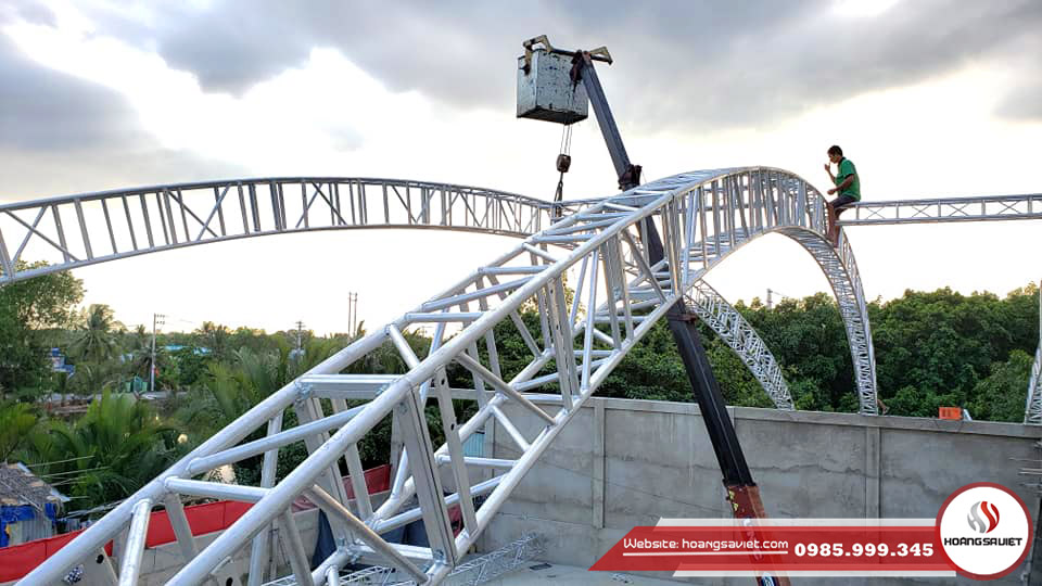 Nhà kho chứa hàng tạm