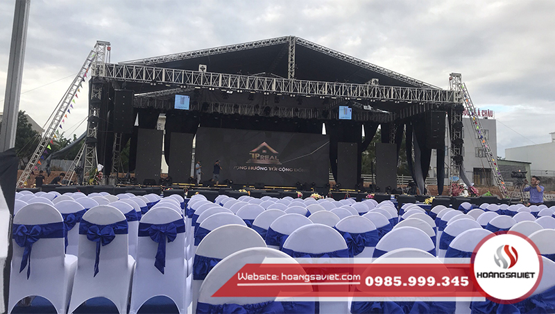 Nhà bạt sân khấu trong đại nhạc hội the light city Nhà bạt sân khấu trong đại nhạc hội the light city