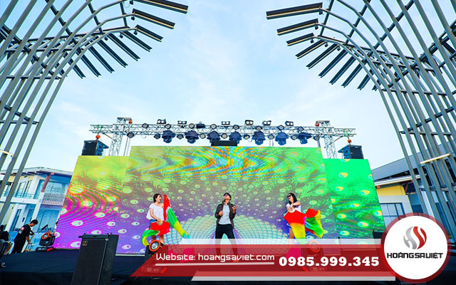 Sân khấu nơi diễn ra các tiết mục biểu diễn đặc sắc