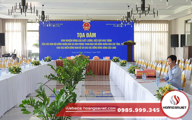 Sắp xếp bàn ghế theo kiểu chữ U Sắp xếp bàn ghế theo kiểu chữ U