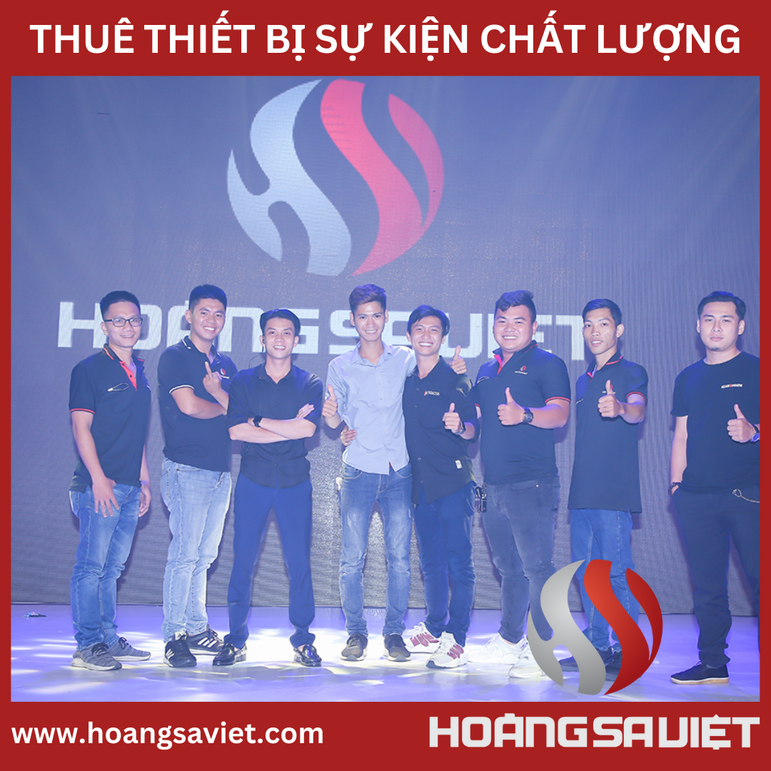 Hình ảnh đội ngũ kỹ thuật âm thanh ánh sáng, màn hình led của công ty Hoàng Sa Việt Media. (Nguồn: Hoàng Sa Việt)