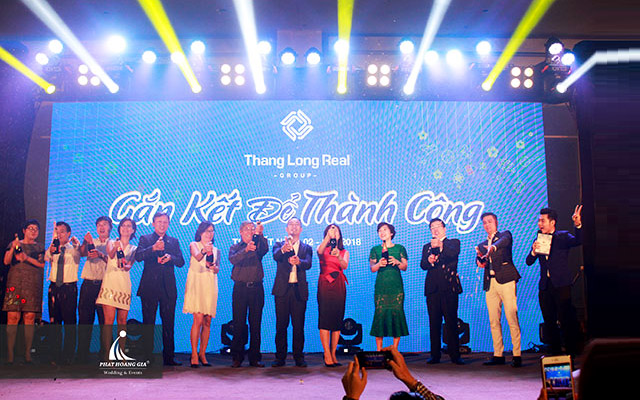 Tổ chức tiệc tất niên Tổ chức tiệc tất niên