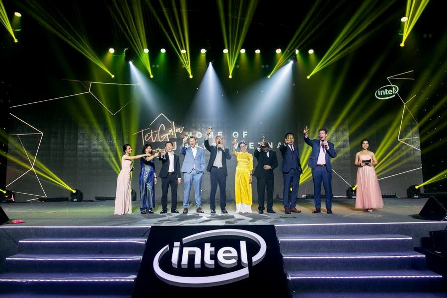 Tiệc tất niên tập đoàn Intel Tiệc tất niên tập đoàn Intel