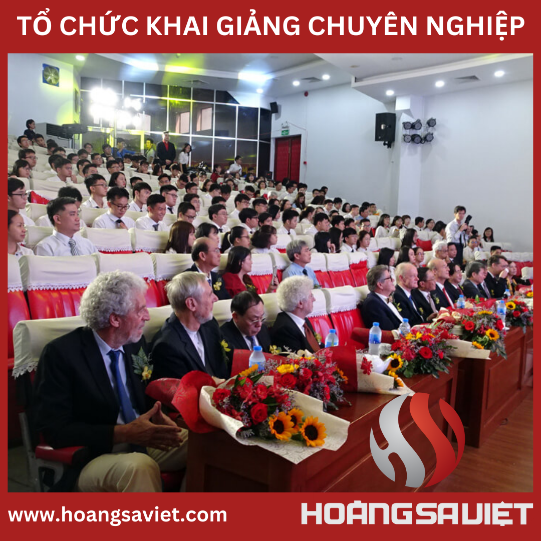 Quý thầy cô, đại biểu và sinh viên trường Y Khoa Phạm Ngọc Thạch