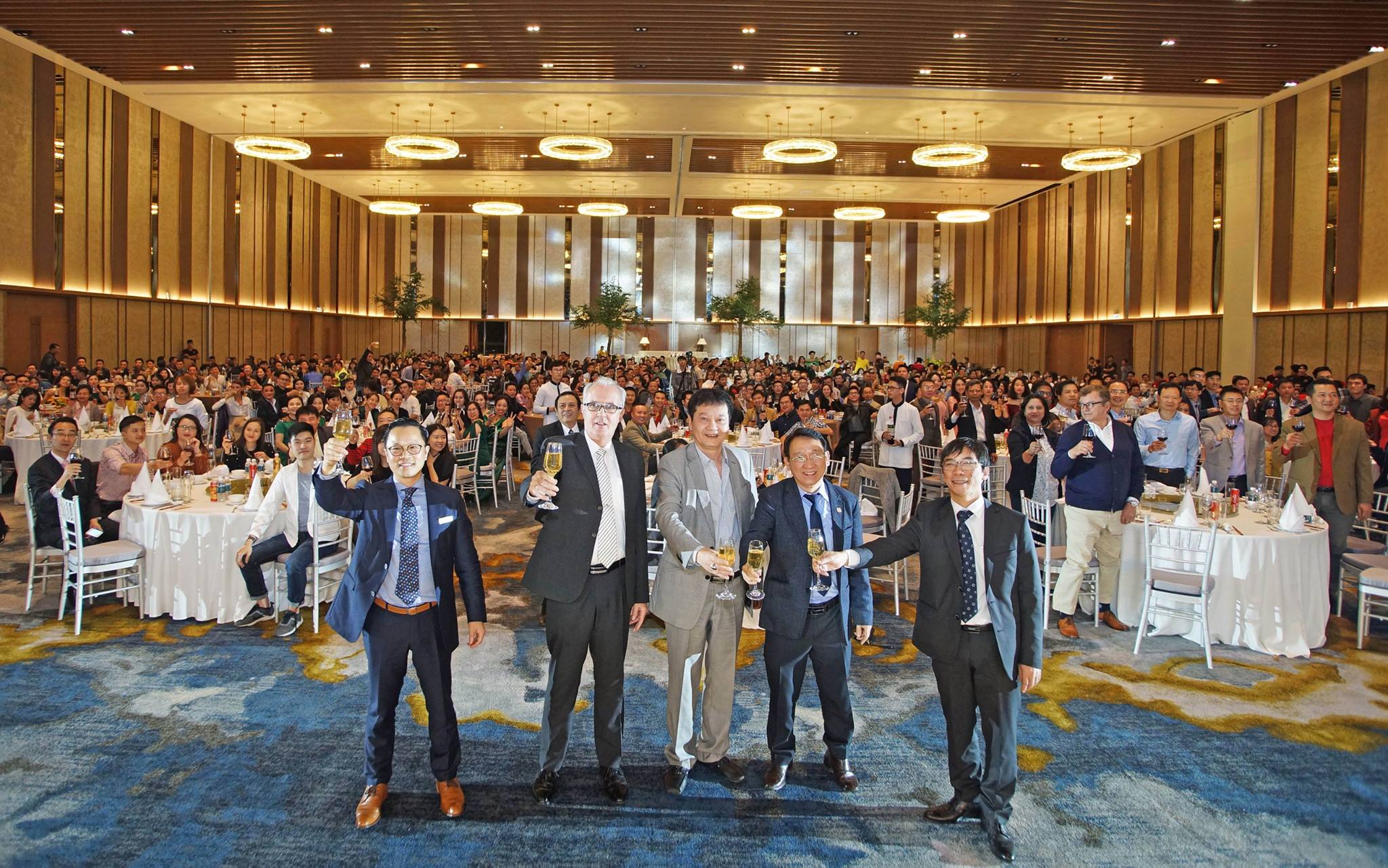 Tiệc Year End Party đang trở thành văn hóa doanh nghiệp Tiệc Year End Party đang trở thành văn hóa doanh nghiệp